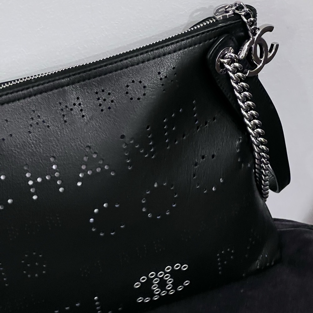 CHANEL Calfskin Eyelets Clutch | Limited Edition - Picture 1 of 9